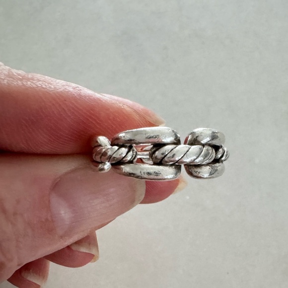 David Yurman .925 Wellesley Link Ring  
Size 6 - Picture 8 of 10